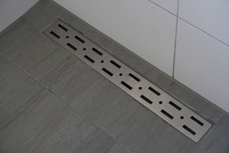 Minimalist Shower Floor Design